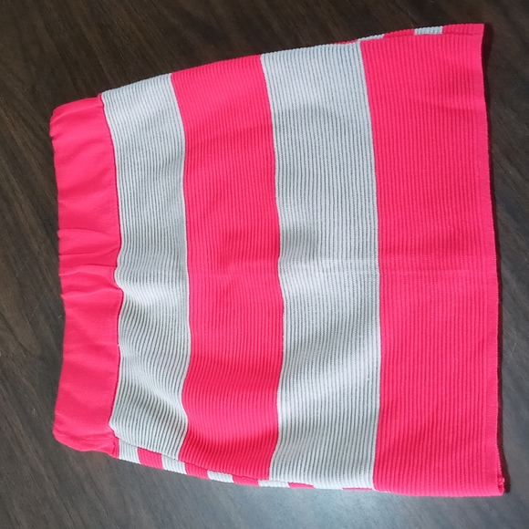 Jessica Simpson Sportswear Neon Orange/Tan Ribbed Fitted Body-Con Mini Skirt - Picture 8 of 9